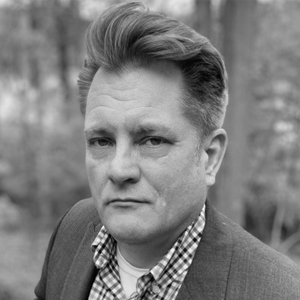 Eric Hutchins headshot.